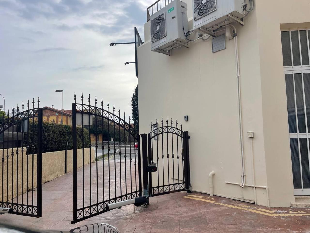 Queens Gardens Paphos 外观 照片