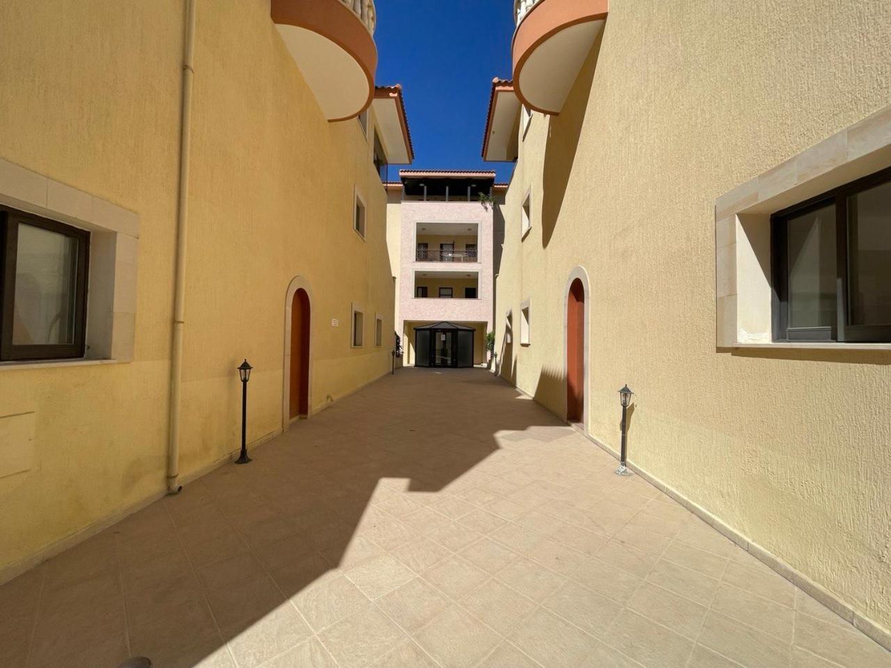 Queens Gardens Paphos 外观 照片